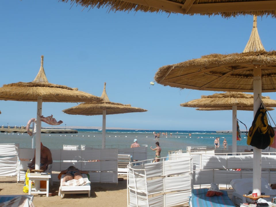 Am Stand nähe Beach Bar Pickalbatros Dana Beach Resort - Hurghada