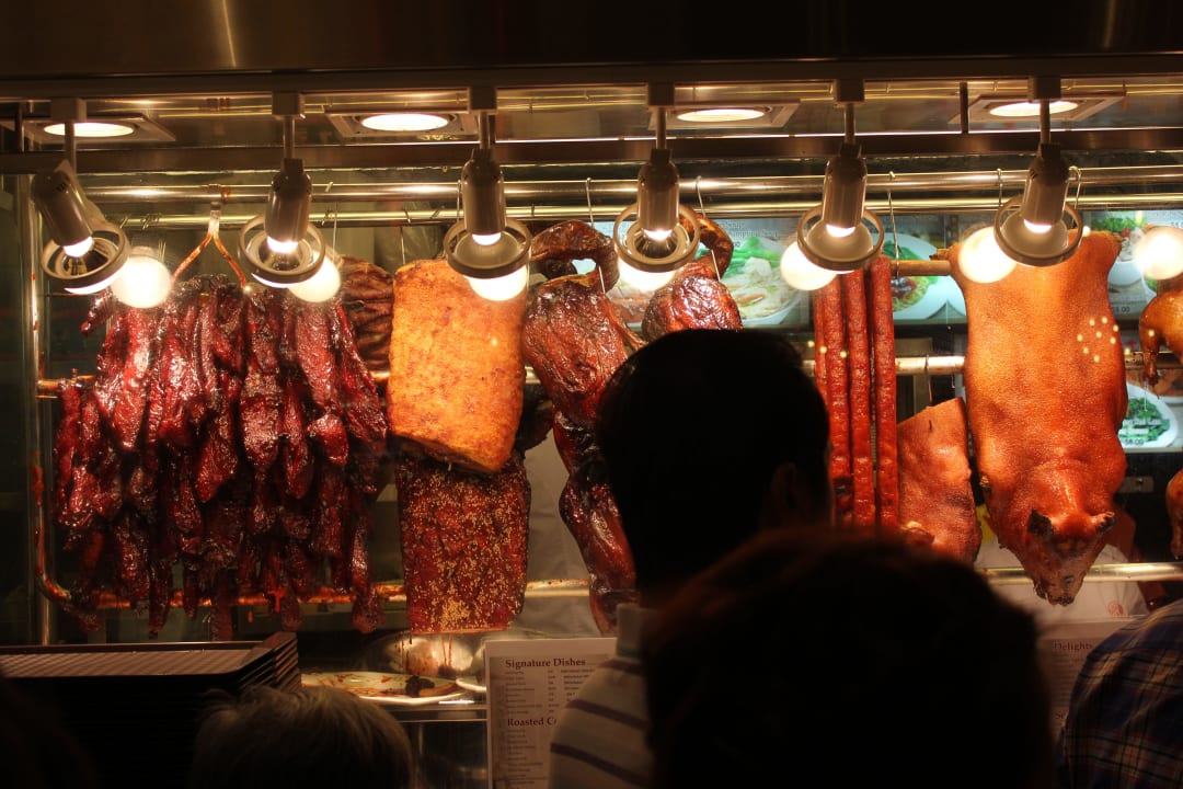 Im Foodcourt der Shops. Testet das Spanferkelchen! Marina Bay Sands