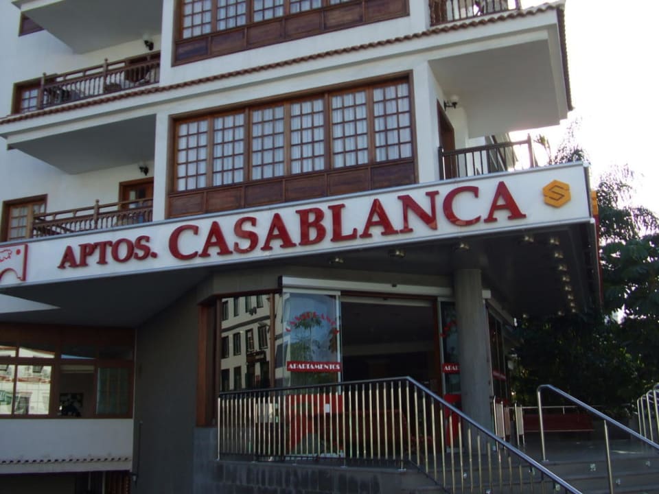 Treppe und Hoteleingang Apartamentos Casablanca