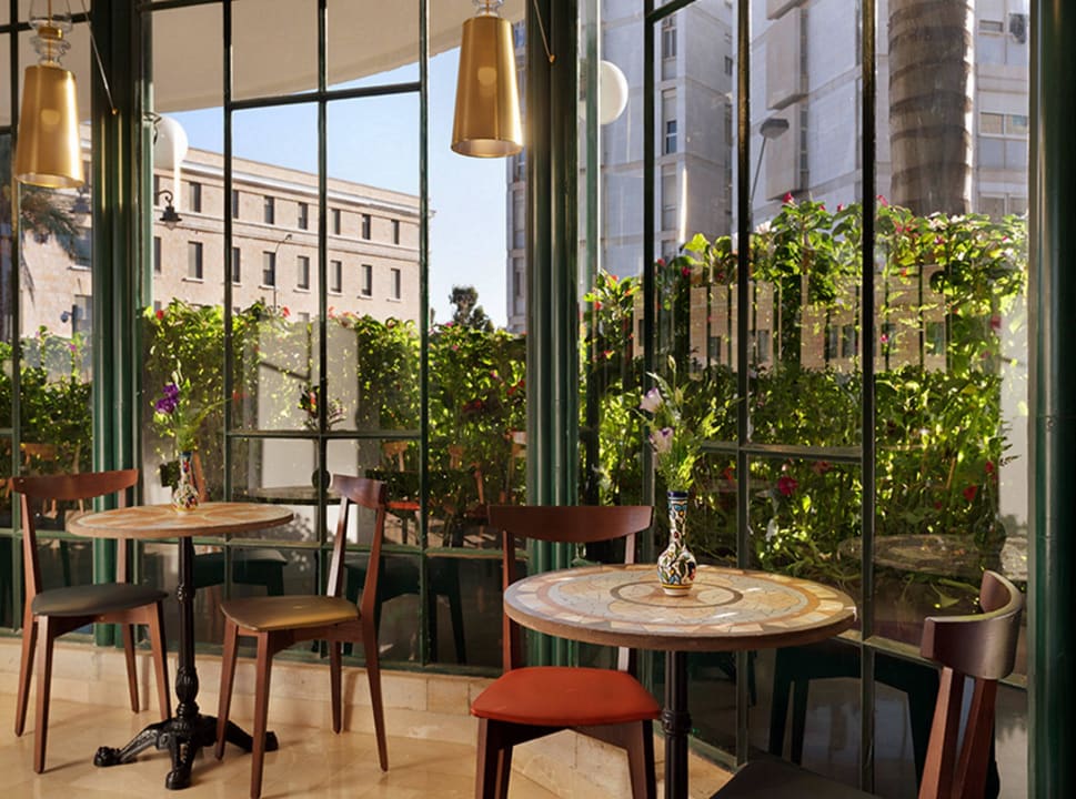 Cafe Paris-lobby bar/cafe  Hotel Prima Kings