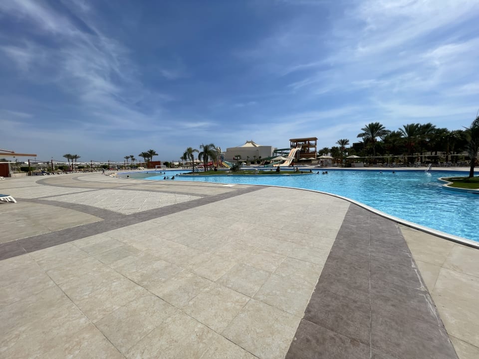 Pool Malikia Resort Abu Dabbab