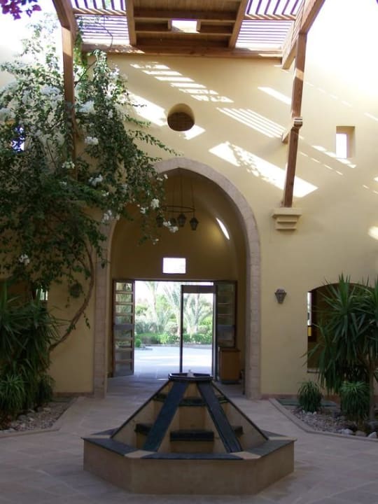 Innenhof vor der Rezeption Three Corners Rihana Resort Deluxe