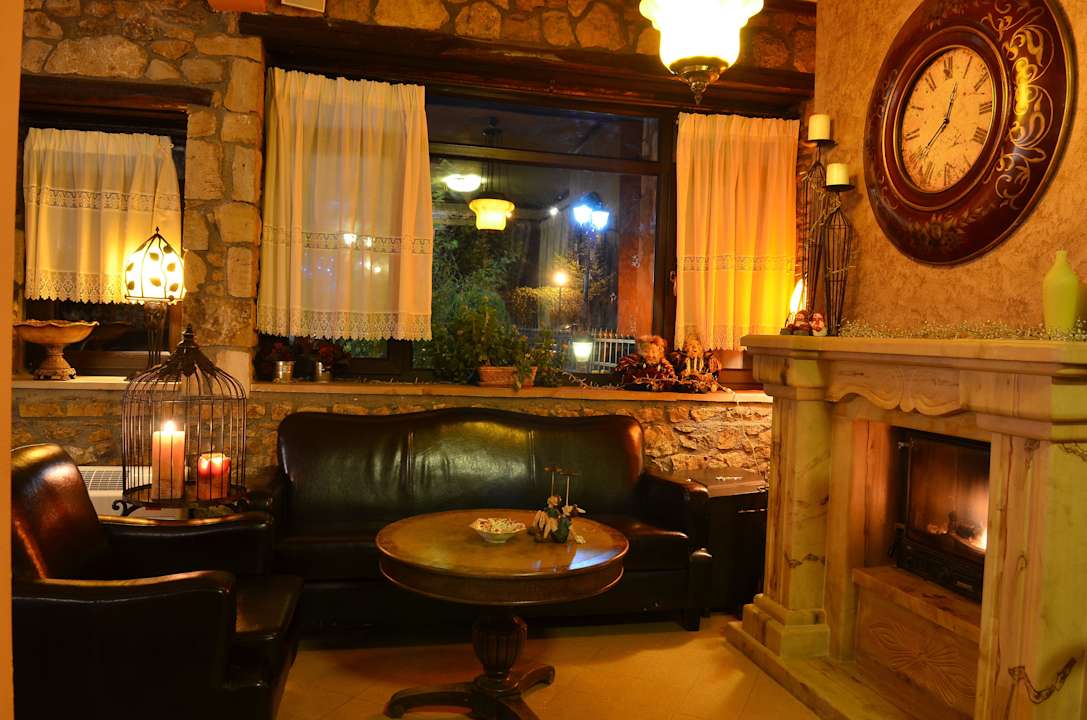 Fireplace Corner Atrion Highland Hotel