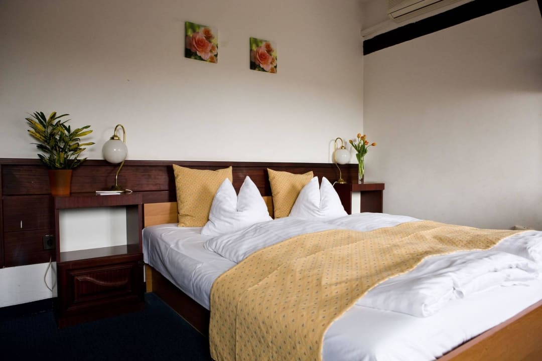 Hotel Gloria Budapest City Center standard room Hotel Gloria Budapest City Center