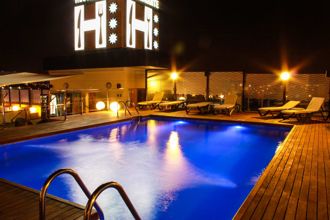 Piscina Nocturna Hotel Málaga Nostrum