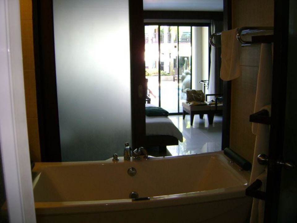 Vom Bad ins Zimmer La Flora Khao Lak