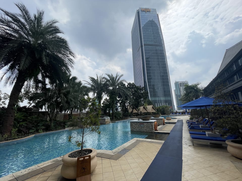 Pool Hotel The Ritz-Carlton Jakarta, Mega Kuningan