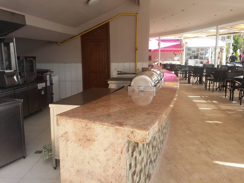 Eine Poolbar Hane Family Resort