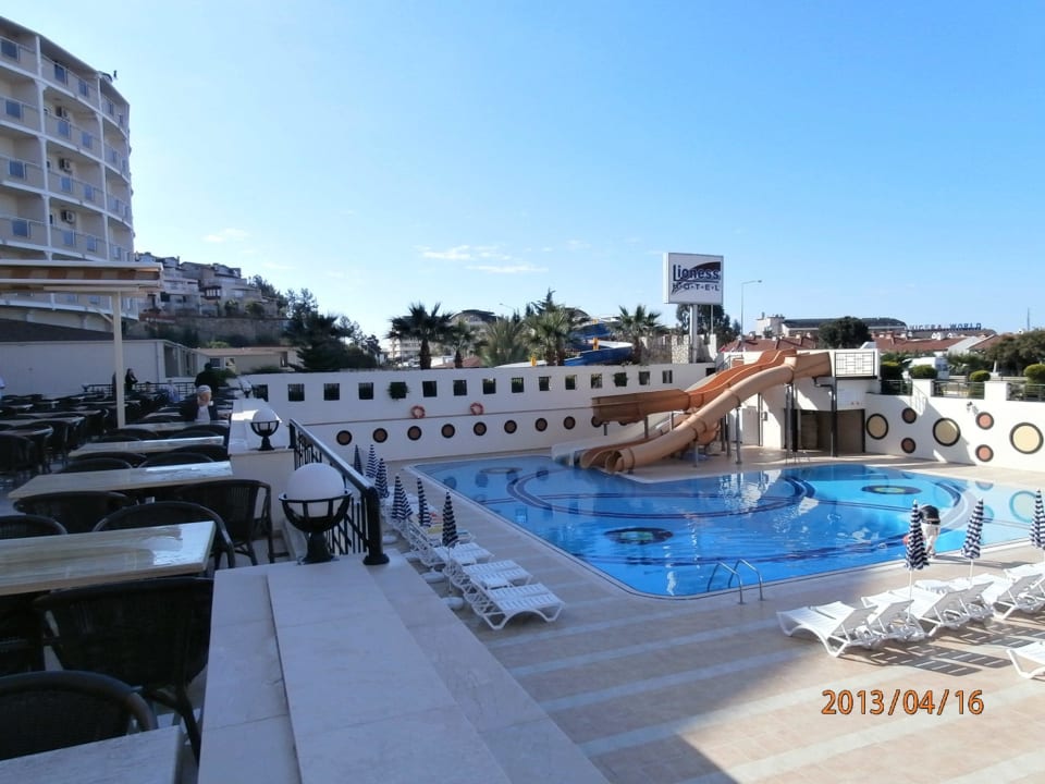 Klein und einfach. Hotel Arabella World