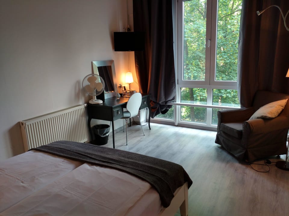 Bett MIDI Inn - Parkhotel Mitte