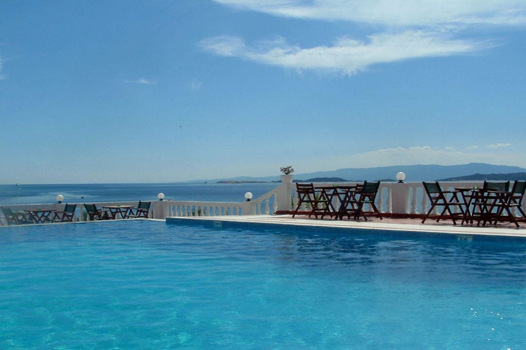 Traumhafter Pool Akti Ouranoupolis