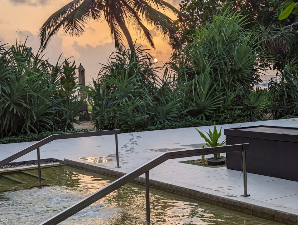 Pool Pandanus Beach Resort & Spa