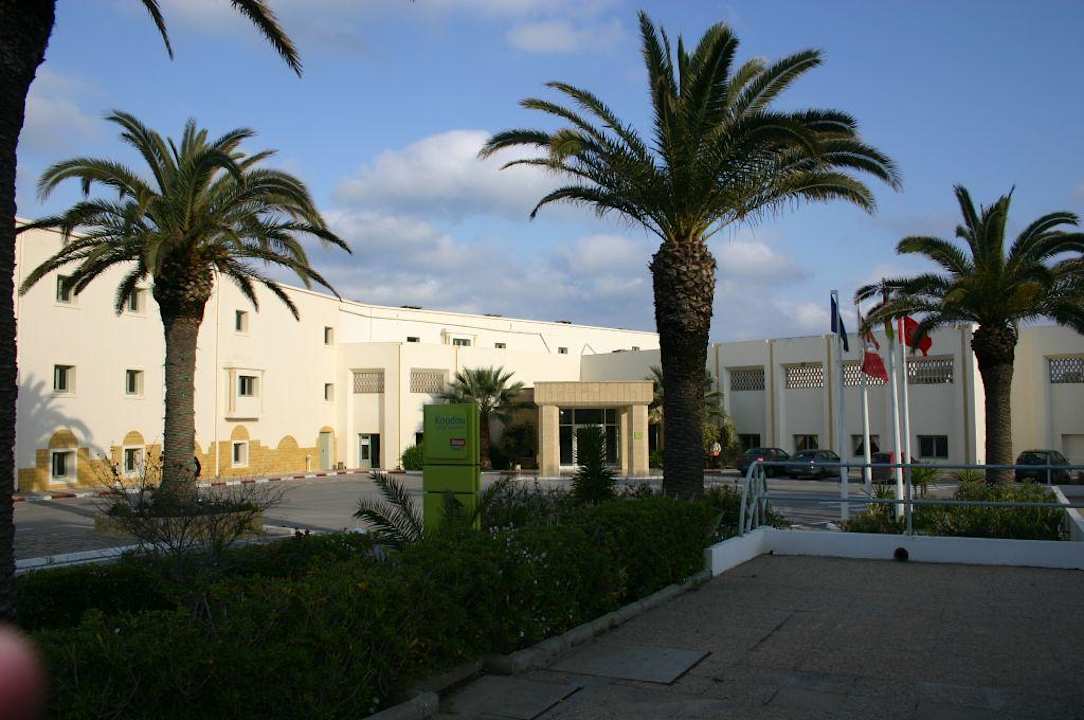 Blick auf den Hoteleingang Omar Khayam Resort & Aquapark