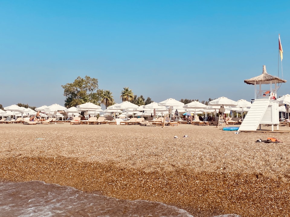 Strand Lara Barut Collection