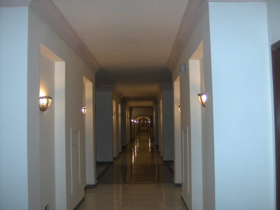 Langer Flur im 1. OG Pickalbatros Palace Resort