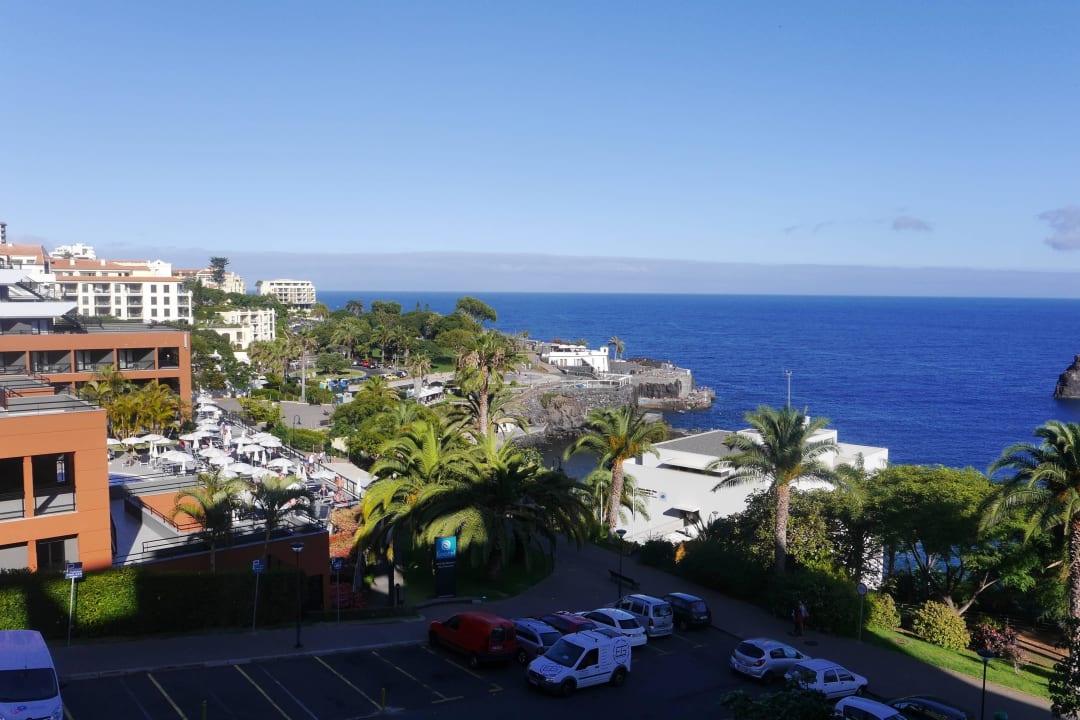 Seitl. Ausblick zum Meer Pestana Promenade Ocean Resort Hotel