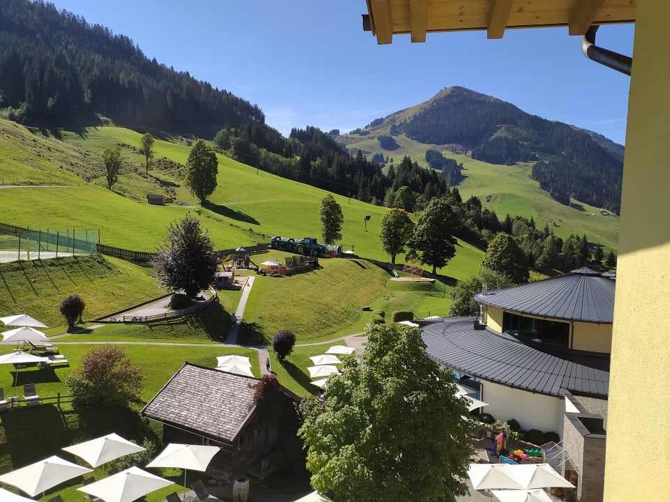 Ausblick Familienresort Ellmauhof – das echte All Inclusive