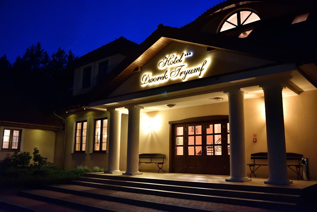 Außenansicht Hotel Dworek Tryumf