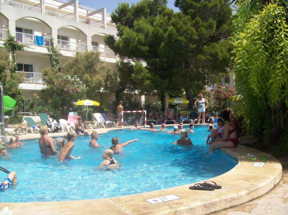 Der Pool von Marina Plaza Aparthotel Houm Plaza Son Rigo