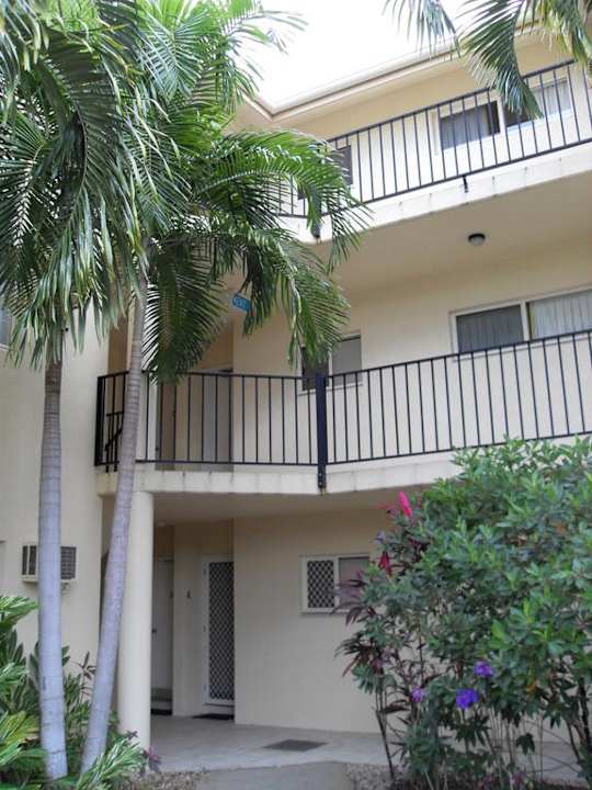 Innenhof vom Nebengebäude Bay Village Tropical Retreat &  Apartments