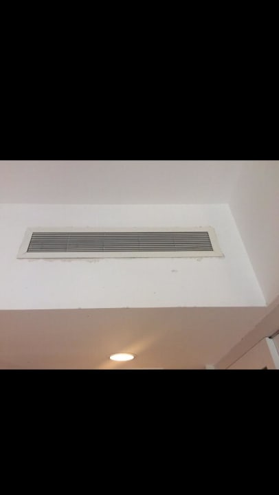 Schimmel an der Klimaanlage Hotel Riu Bambu