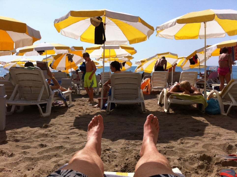 Viele Liegen... Hotel Gardenia Beach