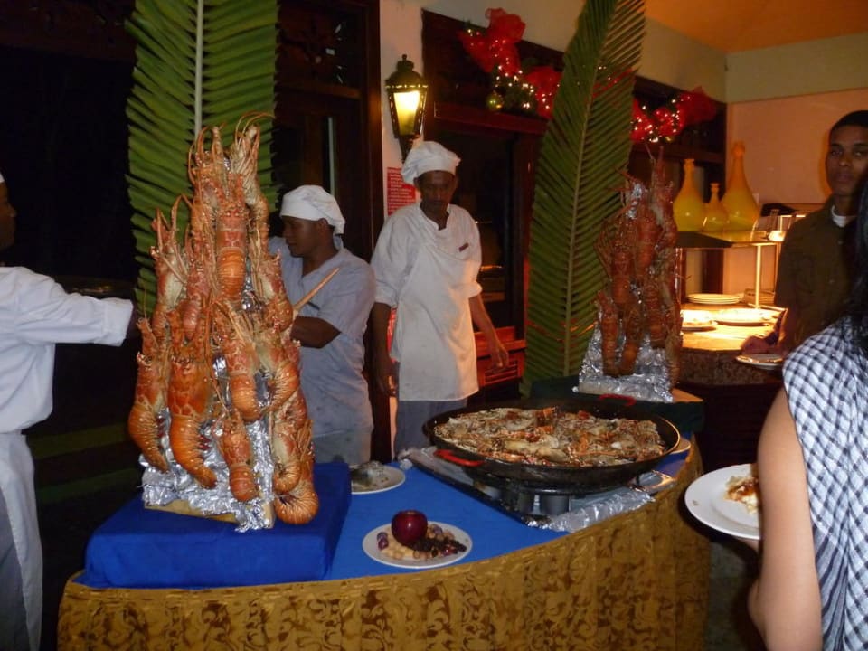 Silvester Bueffet. Langusten satt Playabachata Hotel