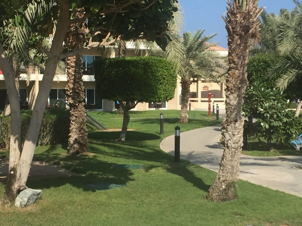 Ogród Fujairah Rotana Resort & Spa