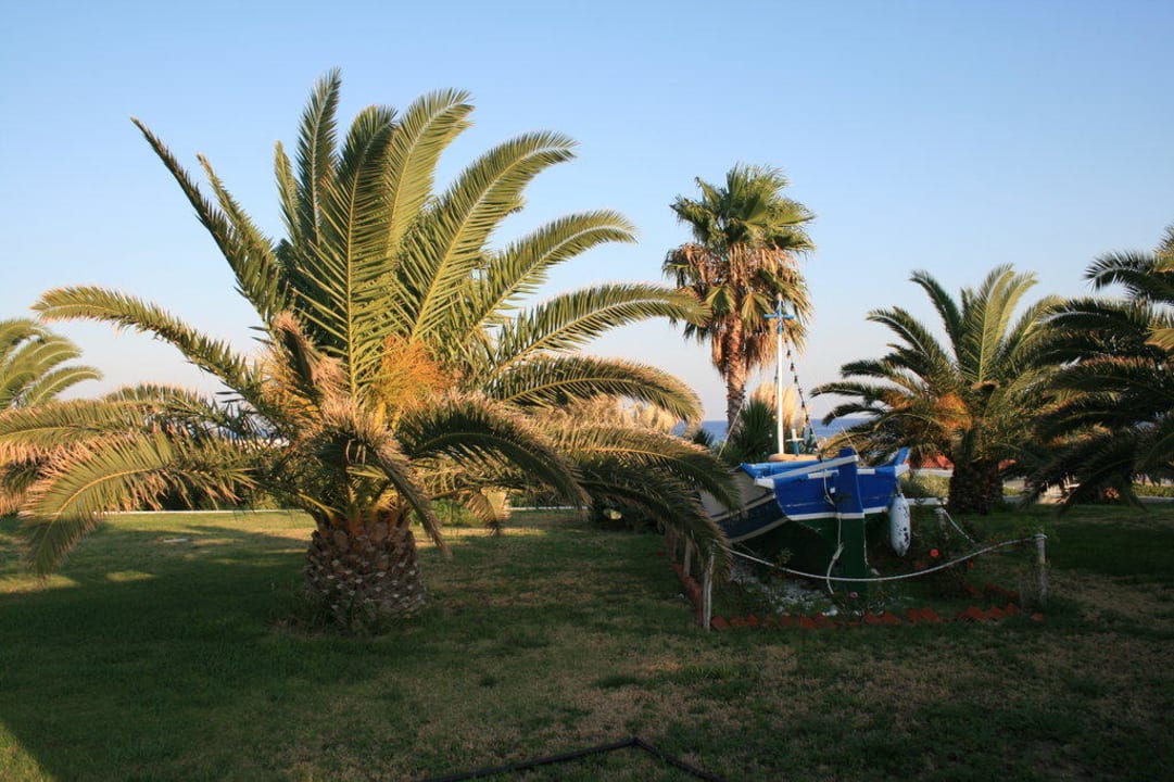 Auf dem Weg zum Strand Porto Bello Royal