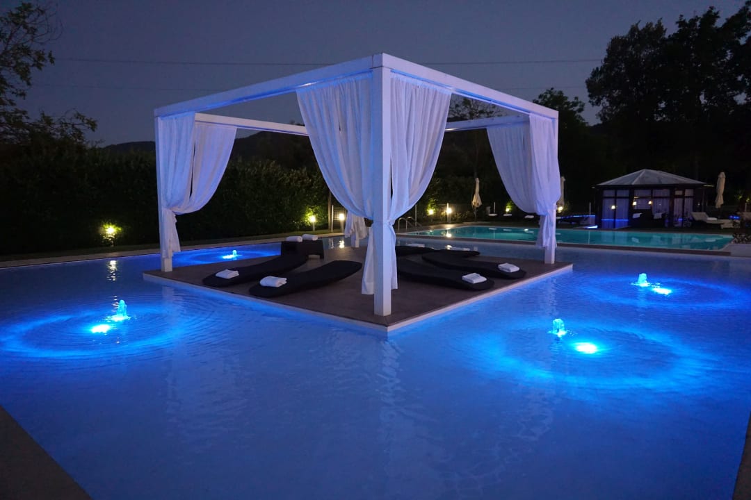 Pool iConic B&B Wellness Resort