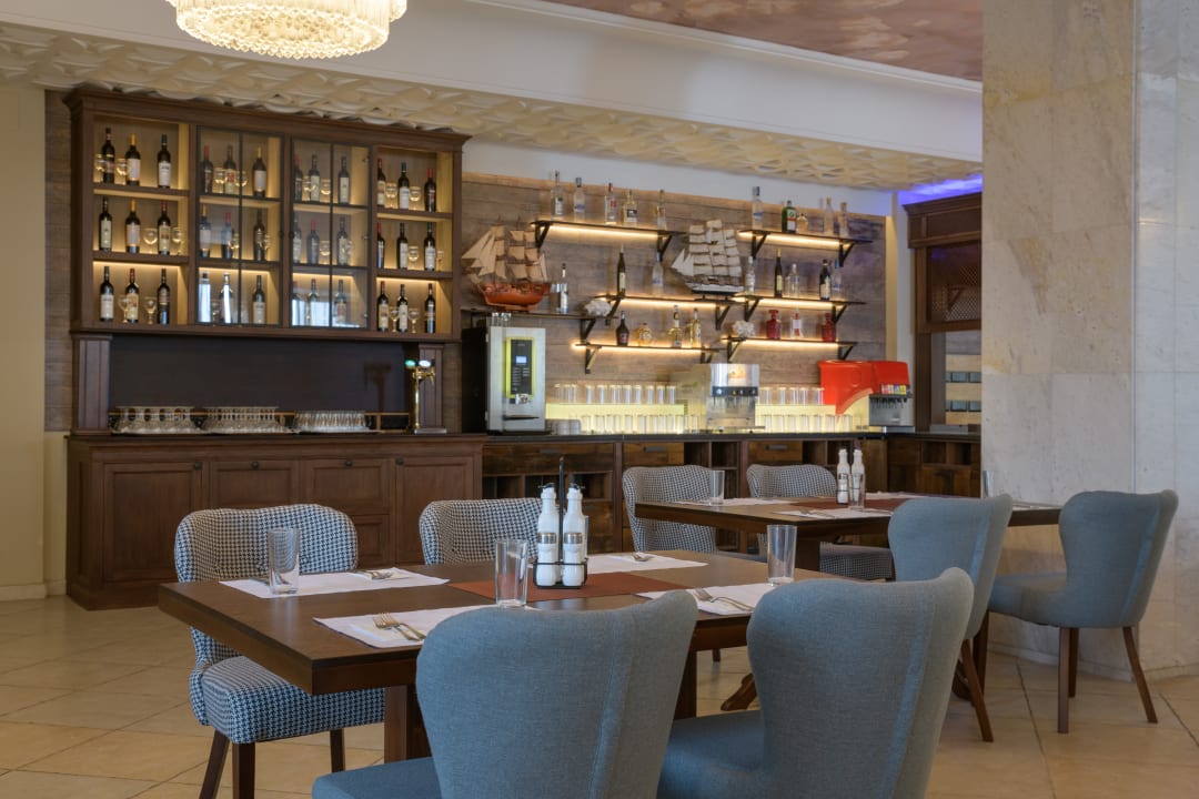 Gastro Hotel Palace, Sunny Day Resort