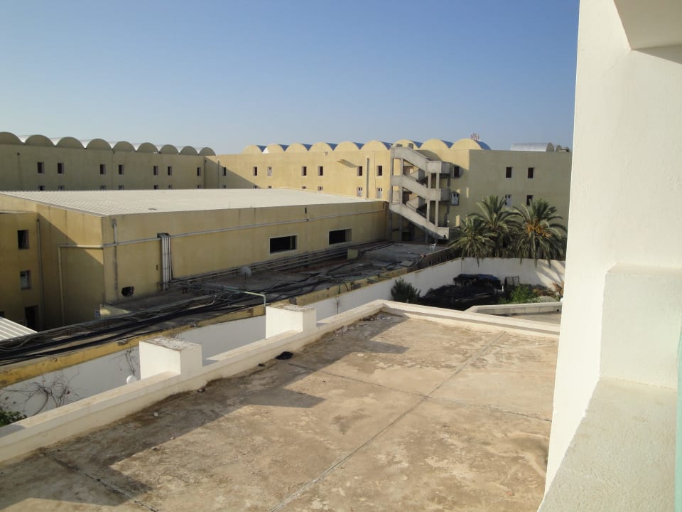 Furchtbarer Ausblick Zimmer 712 Hotel El Mouradi Skanes Beach