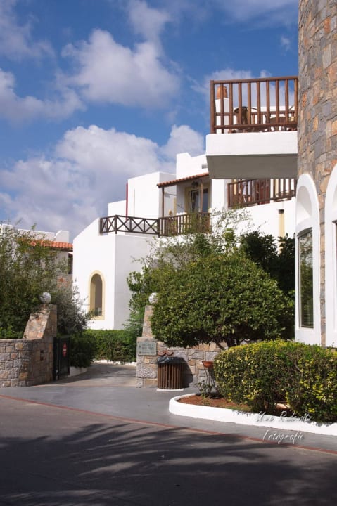 Bungalows Alexander Beach Hotel & Village Resort