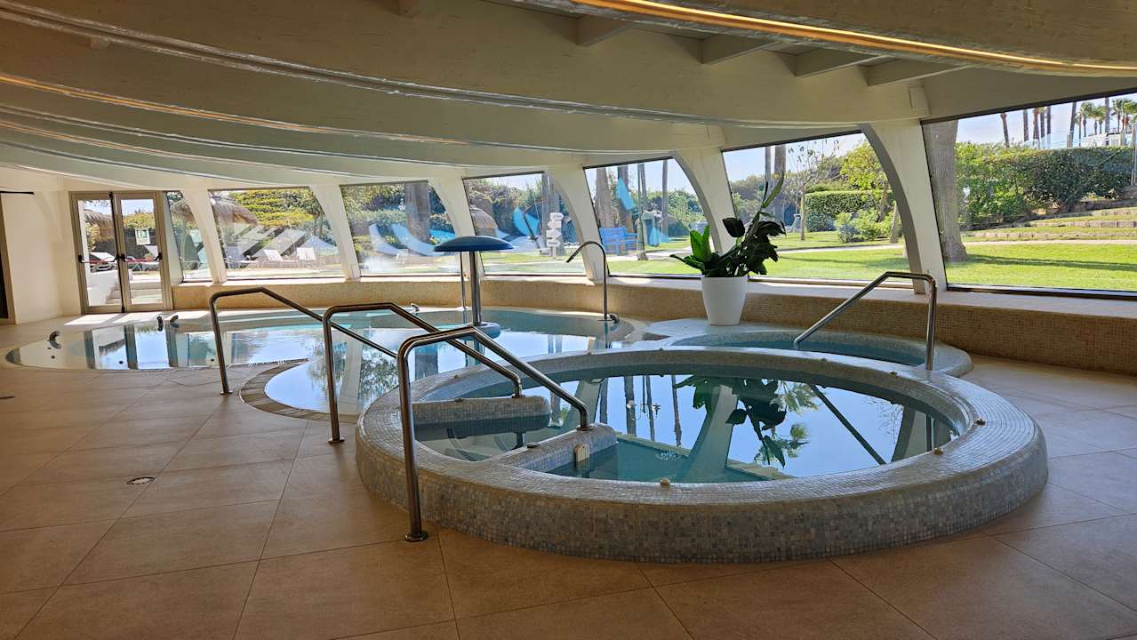 Pool Playa Esperanza Resort