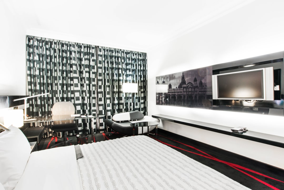 Deluxe Room Le Meridien Bangalore