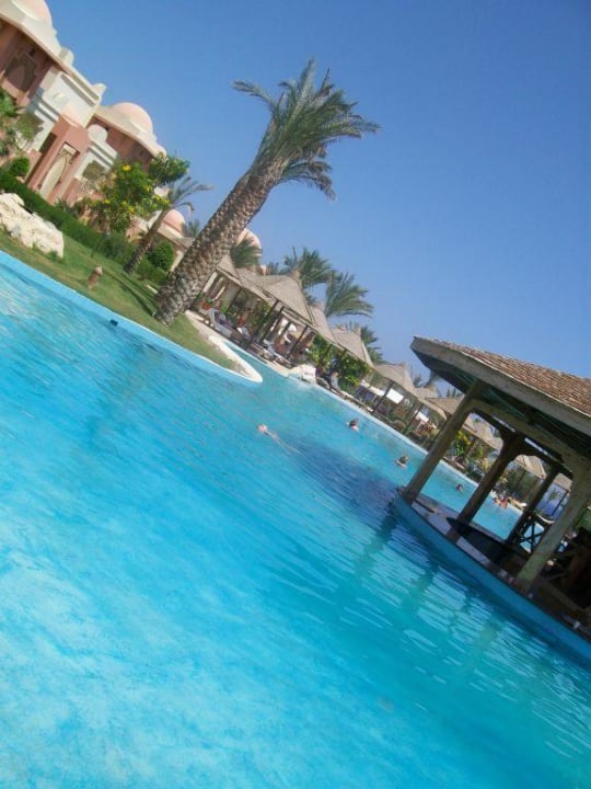 Бассейн Serenity Alpha Beach