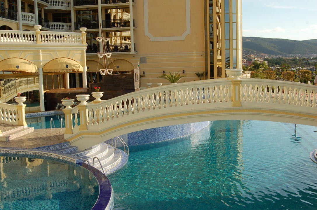 Pool Imperial Palace Hotel