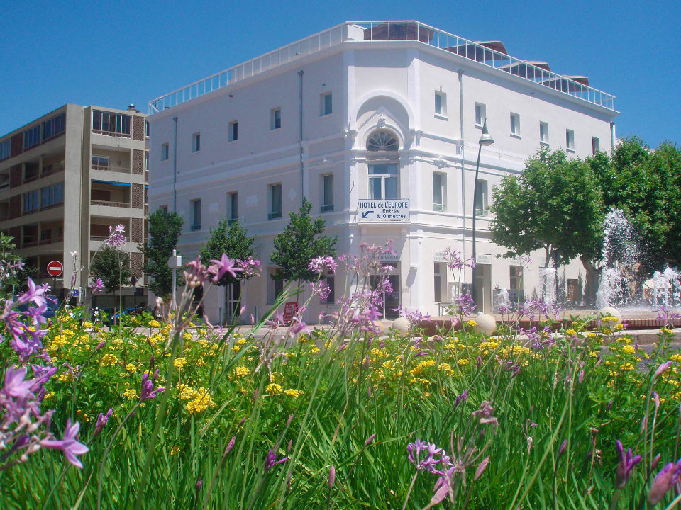 Vue extérieure de l'Hôtel Ibis Styles Hyeres Centre Gare