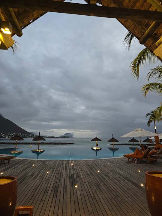 Lobby Sands Suites Resort & Spa