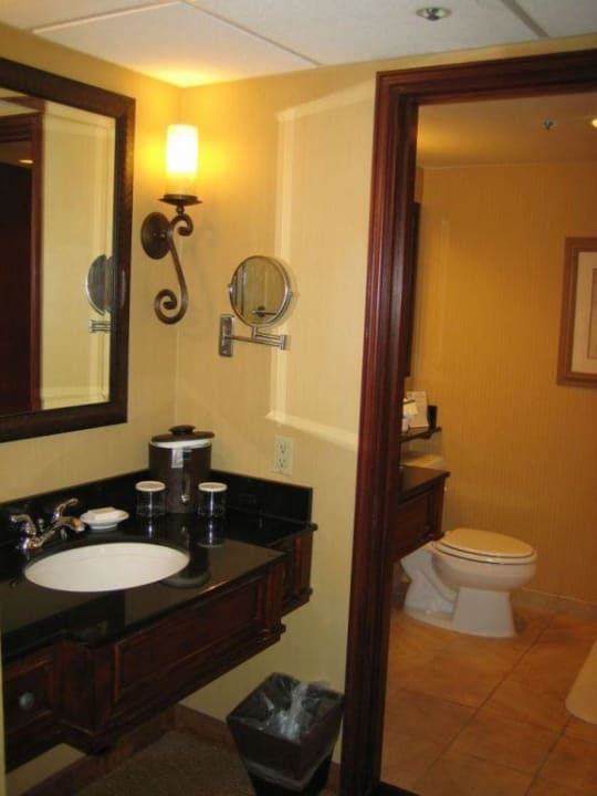 Badezimmer Hilton Santa Barbara Beachfront Resort
