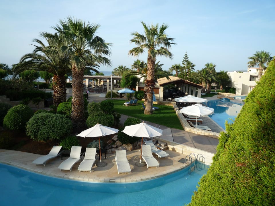 Blick auf die Liegen am Pool-Fluss Phãea Cretan Malia