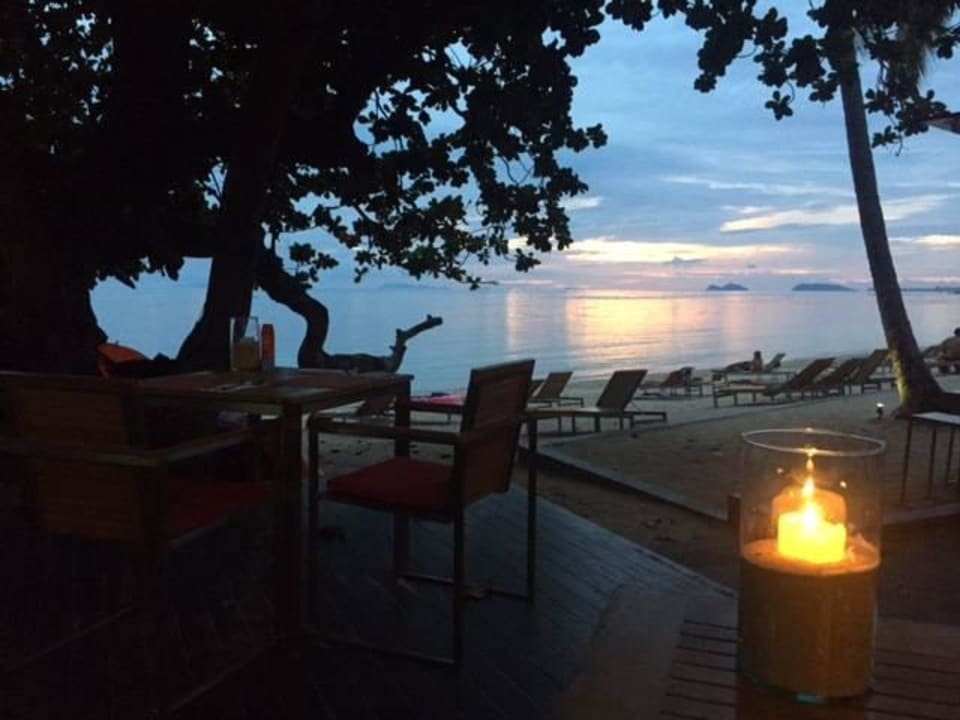 Aussicht vom Restaurant direkt auf den Strand Explorar Koh Phangan - Adults Only Resort and Spa