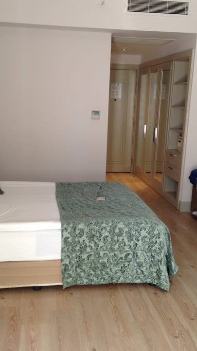 Zimmer Port Side Resort Hotel