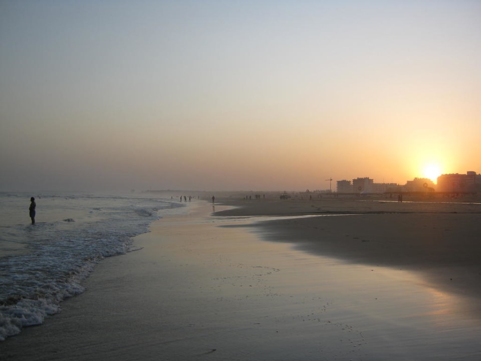 Sonnenuntergang am Strand Hotel Vasco da Gama