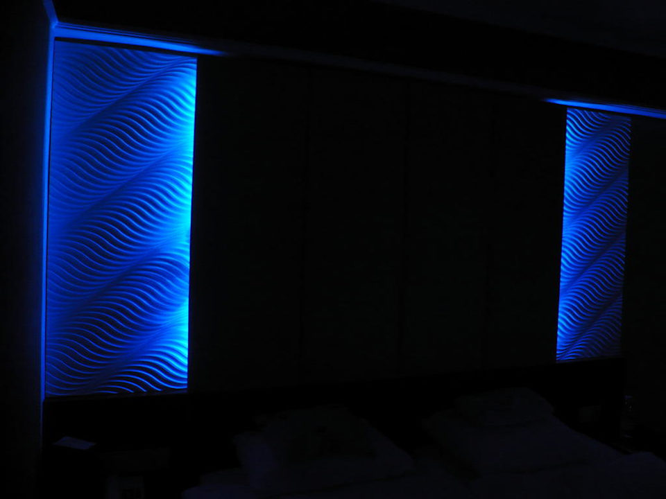 Zimmer in wunderschöner Beleuchtung Tac Premier Hotel & Spa