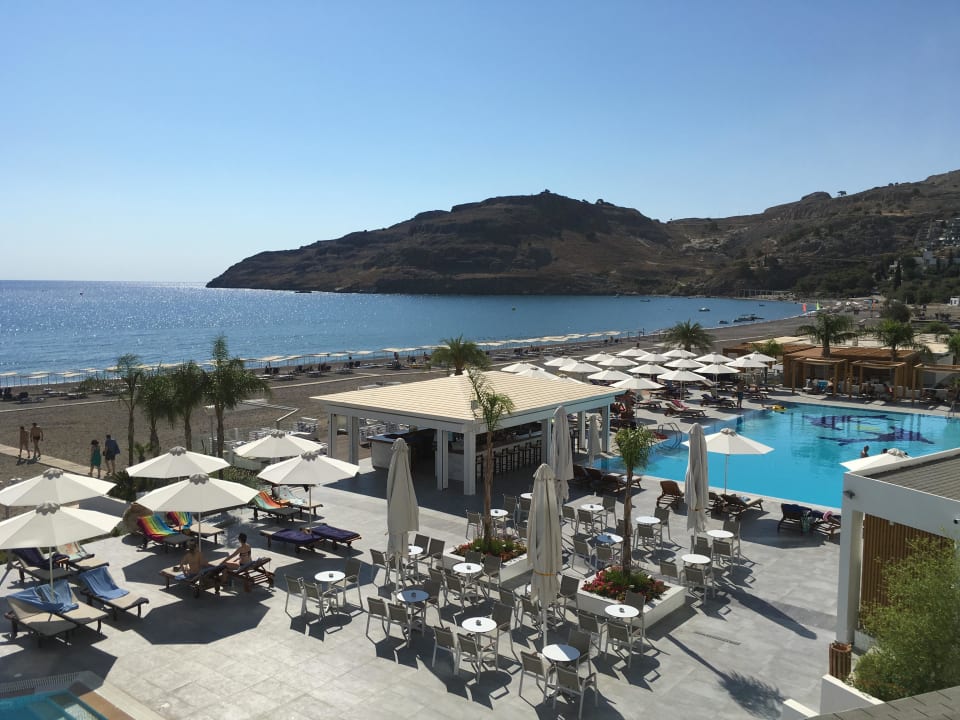 Landschaft und Bar am Swimmingpool TUI BLUE Lindos Bay