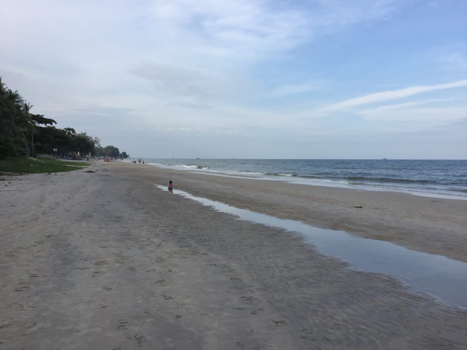 Strand Hotel G Hua Hin Resort & Mall