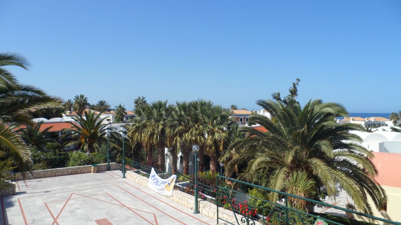 Vom Pool aus Annabelle Beach Resort