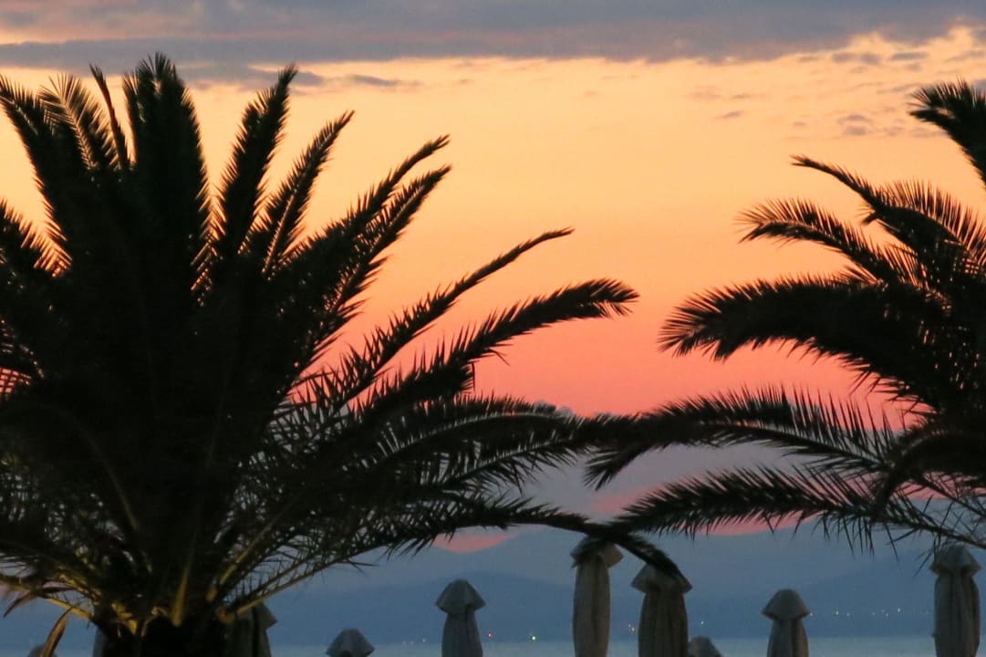 Toller Sonnenuntergang Anthemus Sea Beach Hotel & Spa