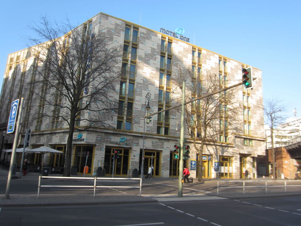 Frontansicht Motel One Berlin Ku'Damm